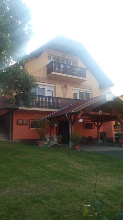 Orszag Apartmanhaz *